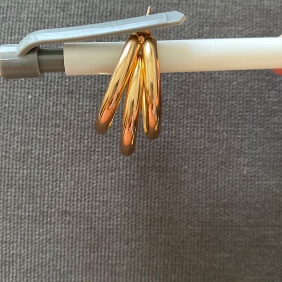 NWOT lightweight earrings -set of gold and silver! - Picture 2 of 4